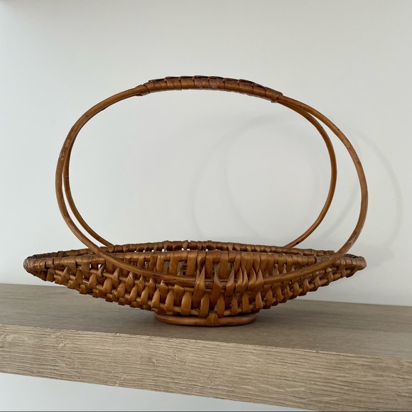 Small Vintage Basket - Picture 1 of 6